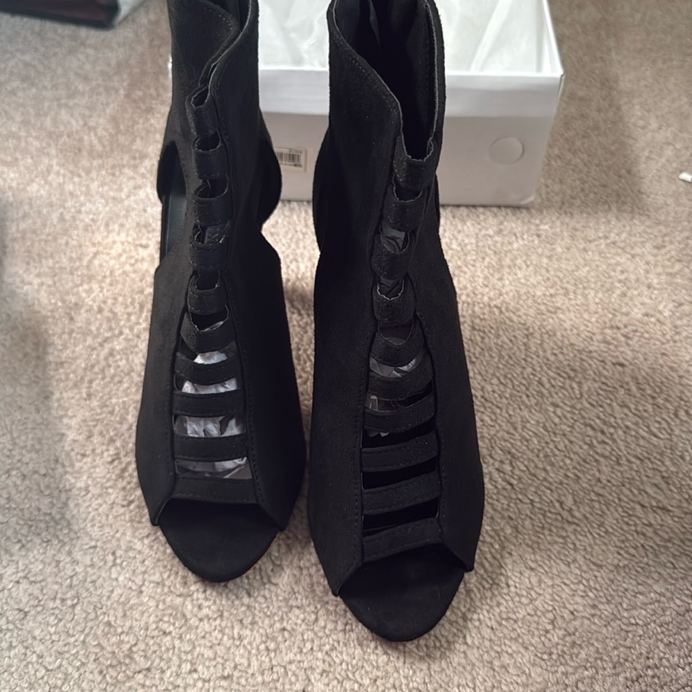 Gorgeous ankle heels